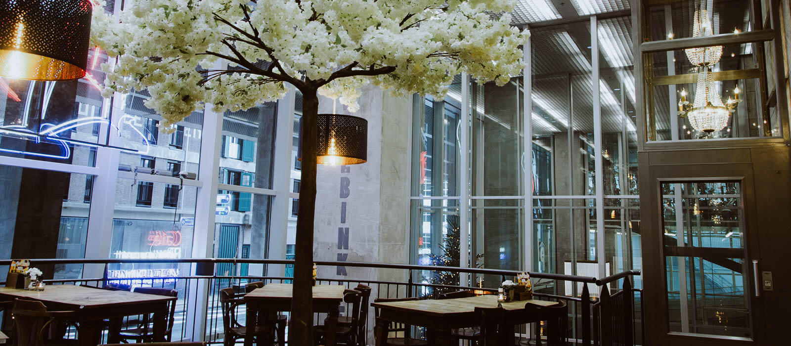 Sfeerfoto boven ballustrade - Restaurant Ketelbinkie
